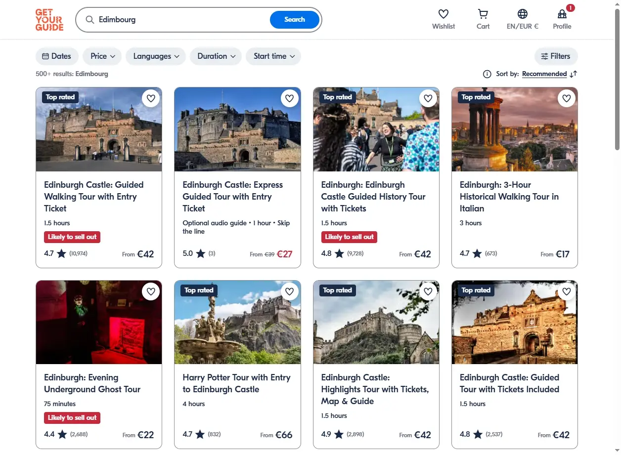 Capture d'écran de l'offre d'activités à Édimbourg, incluant des visites de château et des excursions dans les Highlands.